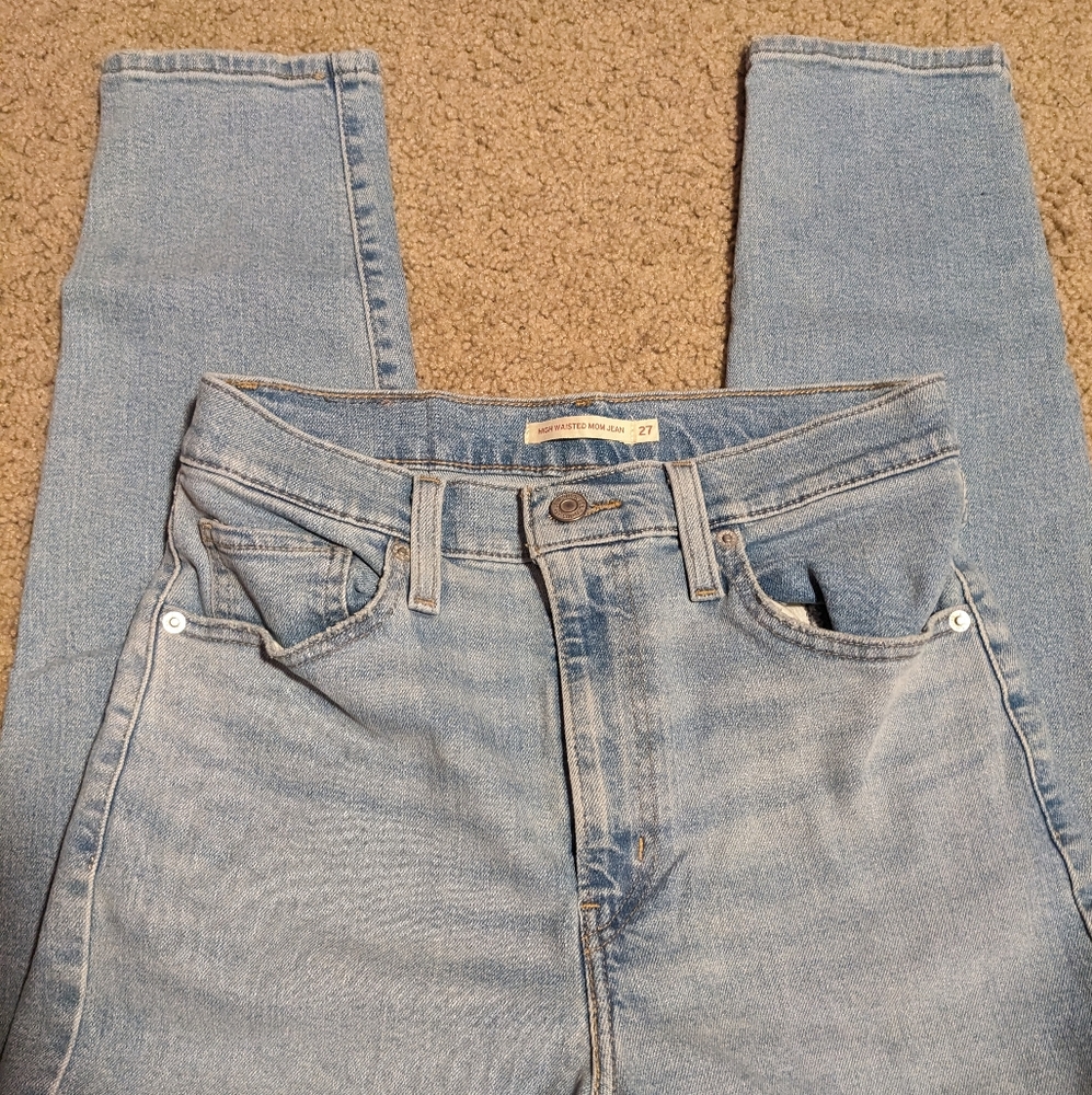 Levi High Rise Mom Jeans